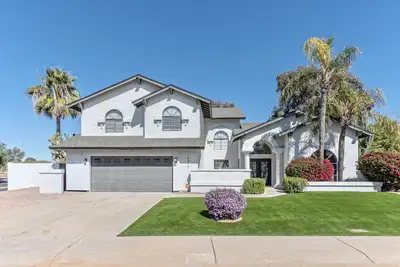 Image de Nintendo Super Mario Bros Castle in Scottsdale