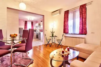 Image de Design One Bedroom apartment in peaceful area of Rovinj, just 10 minutes walk from old town
