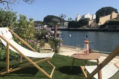 Image de Superbe appartement Port Grimaud, rénové, climatisé. 2 mn à pied de la plage