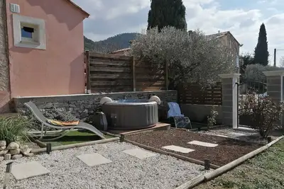 Image de Location maison vacances 6 personnes proche Vaison La Romaine
