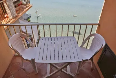 Balcony Bellavista A - Holiday home by the sea