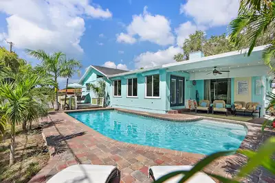 Image de Beautiful pool home near the beach ☀️