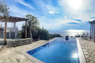 Villa Panorama - Amazing sea view, private pool, sleeps 7, private & peaceful!