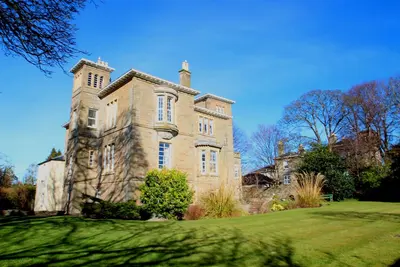 Image de Stunning traditional apartment - 5 minutes walk from Ayr beach!