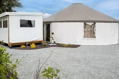 Image de Séjour Insolite : Yourte Confortable 8 personnes