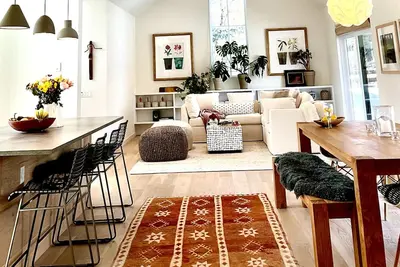 Image de New Modern Farmhouse - A beautiful vacation home in the heart of historic Basalt