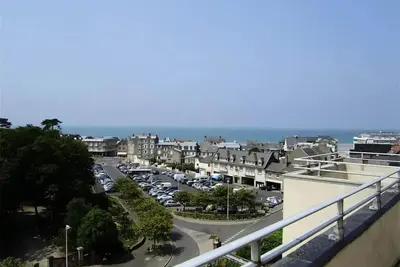 Image de Appartement T3, idéalement situé, à 100 des plages et commerces.