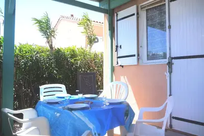 Image de Petite maison de vacances dans résidence fermée proche de la plage
