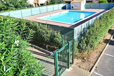 Image de Residence mit Pool und direktem Zugang zum Strand
