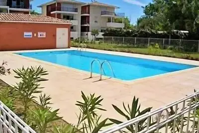 Image de Résidence récente avec piscine et accès direct à la plage