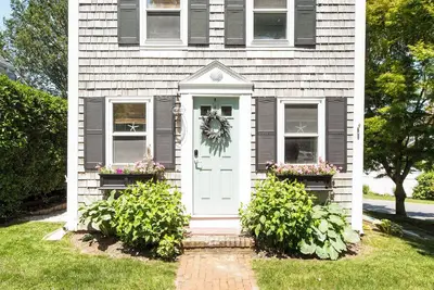 Image de Salty Cottage 3: Charming Village Hideaway