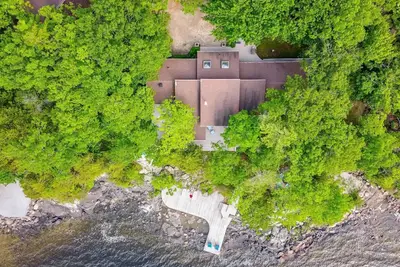 Image de Beautiful Luxury Lake Front Cottage Georgian Bay