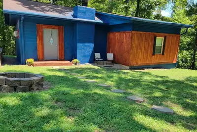 Image de 2 minutes from Jonathan's Creek boat ramp! Lake view. Family vacation