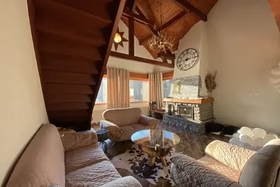 Image de Gîte de groupe de grande capacité avec Sauna et Jacuzzi extérieur