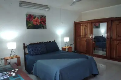Clean Privet Bedroom/Bathroom -2 mins walk to the Beach