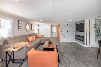 Image de Within Minutes To Coastal Credit Union Music Pk & Walnut Creek Softball Complex