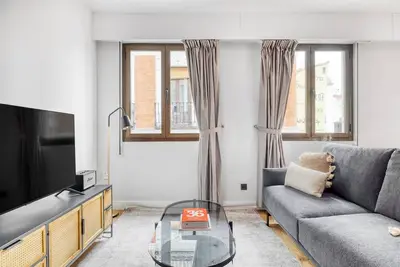 Image de Impeccable Lavapiés 2br fully refurbished, near Atocha, by Blueground