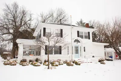 Image de Newly renovated 100yo 4 Br home near Ou campus