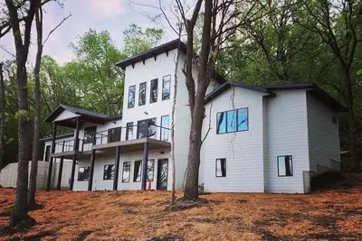 Image de Over 3600 sqft house in gorgeous Decorah, Iowa! !