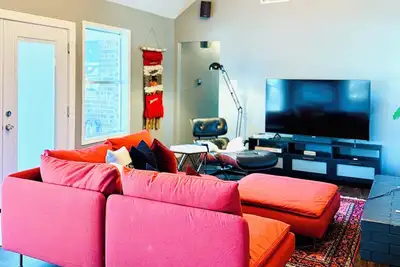 Image de Full House, Fire Place, Bbq, Private Pool and Backayrd in a Prime Location