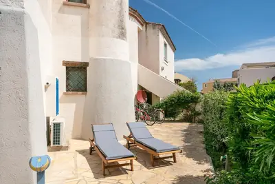 Image de Appartement Central Soleil et Mer avec Jardin, Terrasses & Wi-Fi