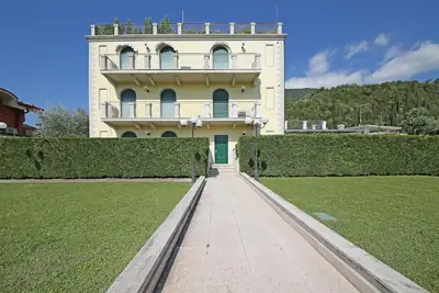 Image de Appartement \"Villa Bornico Marisa\" avec vue sur le lac, Wi-Fi et climatisation