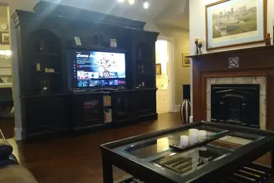 Image de Walk to Downtown Cincinnati and Mainstrasse Village! !