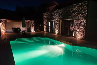 Image de Villa moderne avec piscine privative