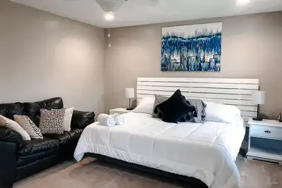 Image de Big house +hot tub+patio+Wi-Fi+Tv