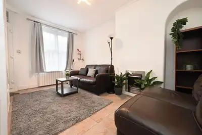 Image de Entire house 2 bed, 2bath near underground station