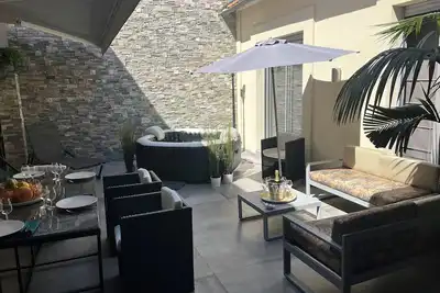 Image de Maison de 250 m2 à Arcachon  à 50 m  de la plage d'Arcachon.