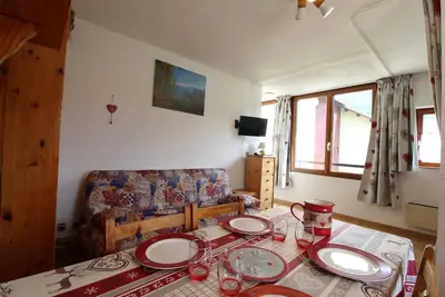 Image de À 100m des pistes de ski, 2ème étage, balcon, télévision, casier à ski, 26m², Val Cenis