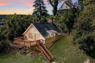 Image de Boat House on the Brandywine | Waterfront Cottage