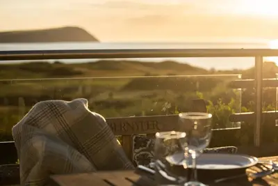 Image de An exceptional place to gather on the sea shore