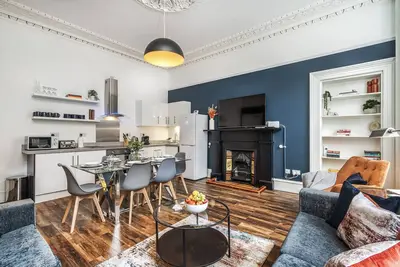 Image de Modern 4 bedroom, City Centre Maisonette