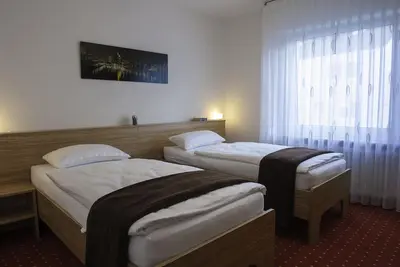 Image de Apartment for 4 pers. with 2 bedrooms and 2 bathrooms, kitchen and balcony in Eschborn