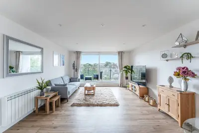 Image de Azure - Deux Chambres Appartement, Couchages 5