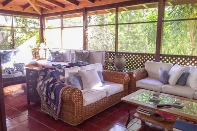 Image de Cozy & Spacious Spanish villa w/hot tub — 5 min from hotel!