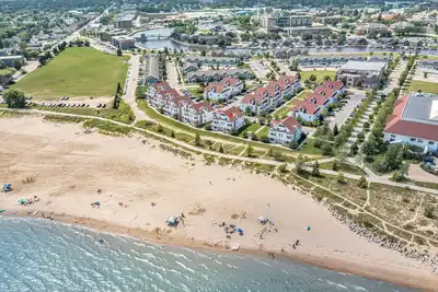 Image de Shoreline Sanctuary - 4 Bedroom Beachfront Condo