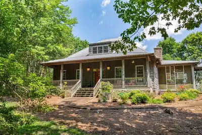 Image de Canyon Hideaway Cottage - Secluded 2 Acres! Swing Bed & Fp on Screened Porch