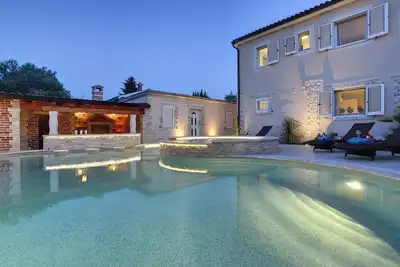 Image de Maison de vacances avec piscine privée pour 10 personnes env. 190 qmà Medulin, Istrie (Côte sud de l'Istrie)