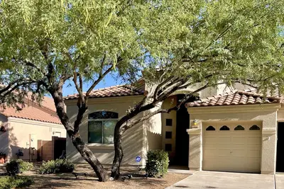 Image de Relax with Sonoran Nature Preserve views plus bike trails & several golf courses