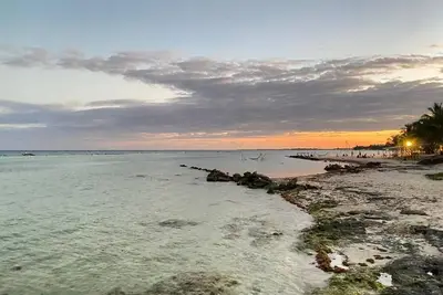 Image de Beautiful New apartment 10 minutes from the beach!