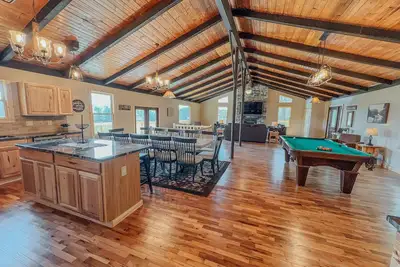 Image de The Lodge at Hocking Hills - 2 Hot Tubs 🔥 6 acres - Lake access
