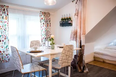 Image de New! 1000 sf Studio Loft! w/ Access to an Outdoor Kitchen Patio & Rooftop Terrace