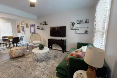 Image de Boutique Condo near Spectrum Center & Bank of America Stadium