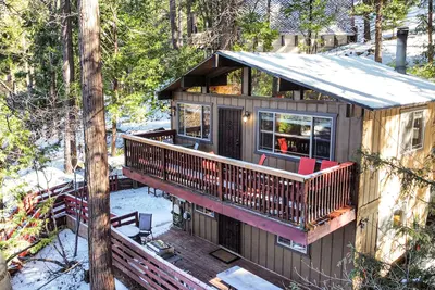 Image de Romantic, Pet-Friendly Cabin. 5-min walk to Lake. 2 Bbq + 2 Decks + Fire Pit/Ev