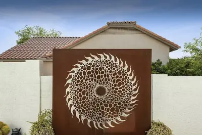 Image de Cheerful 6br Art House with Big Pool & Game Room near Az Cardinals