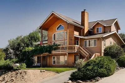 Image de Epic Mountain View. Luxury House on a Hill. River 10 min