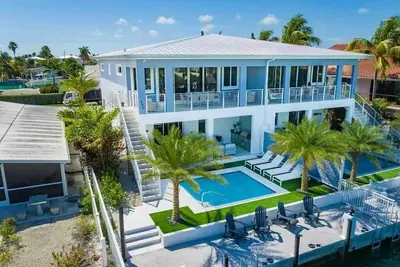 Image de Discount to Jan 31! 4/4! Private Pool, Paddleboards & Lots of Great Amenities!